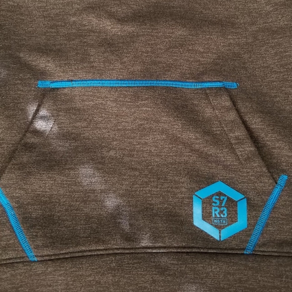 Reebok 'Strength' Pullover Hoodie - Picture 4 of 4